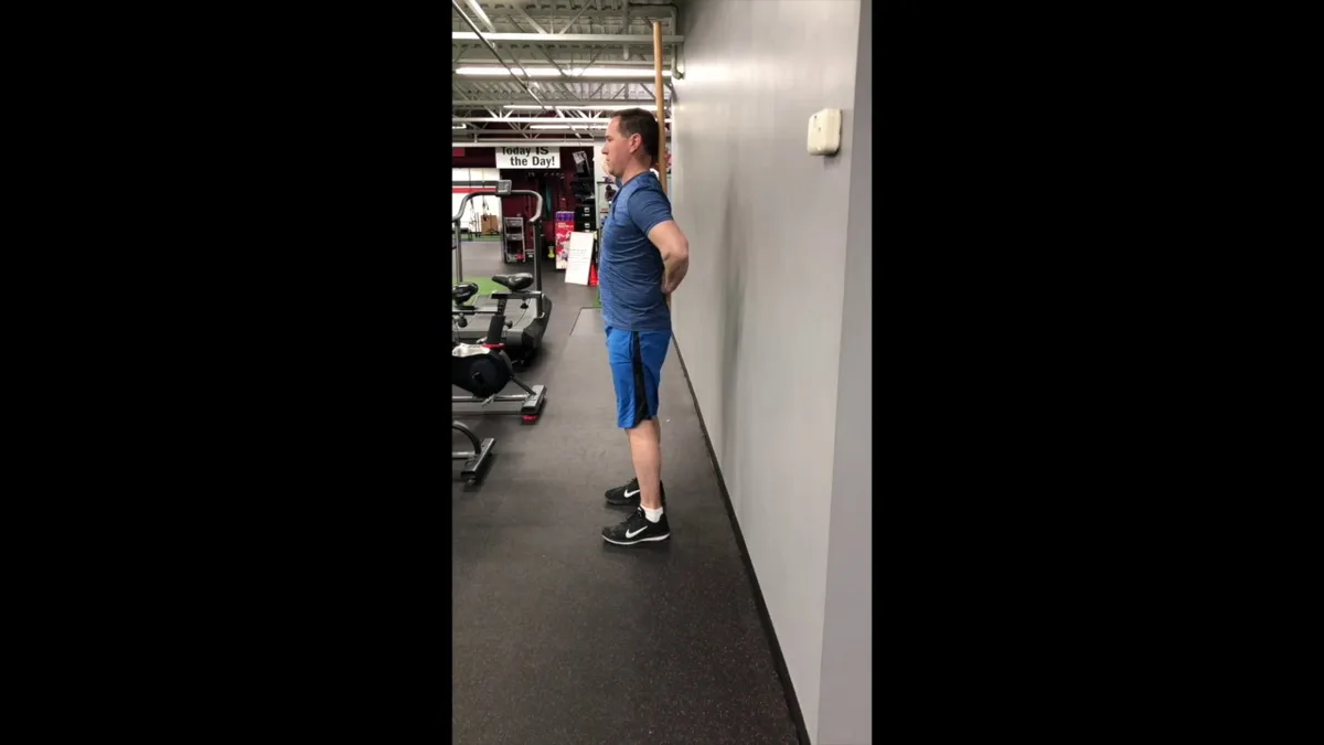 hip hinge correct form comparison